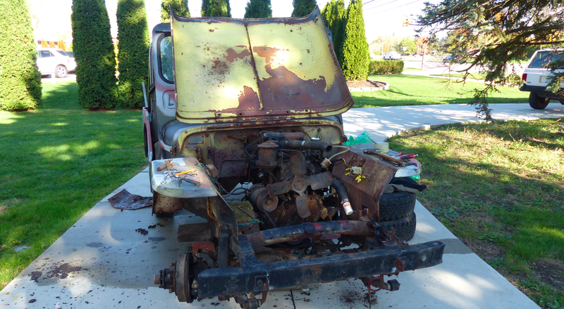 Illustration for article titled Here's What The Inside Of A Neglected World War II Jeep Engine Looks Like